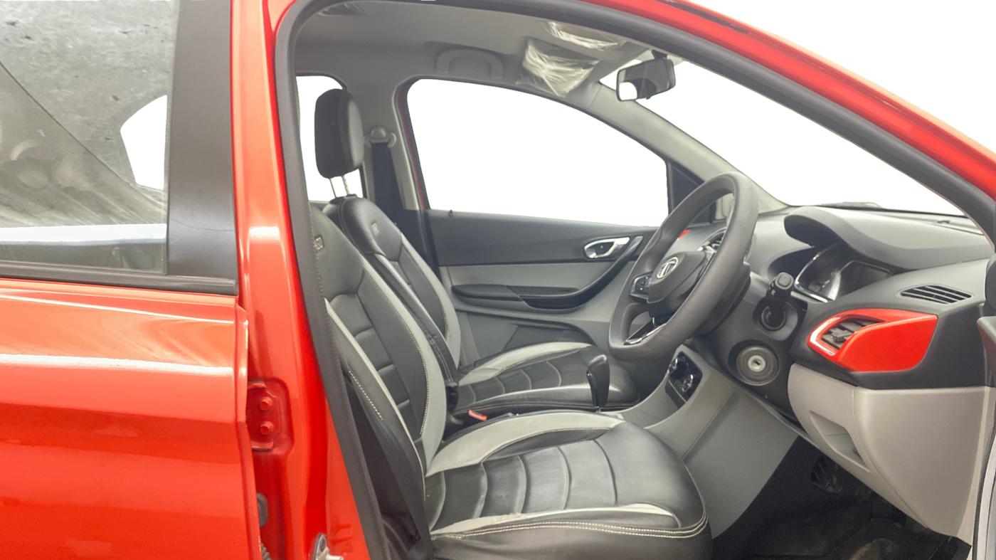 2020 Tata Tiago XZA PLUS PETROL, Petrol, Automatic, 98,344 km, Right Side Front Door Cabin