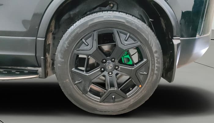 2024 Tata Harrier FEARLESS DARK EDITION AT, Diesel, Automatic, 44,841 km, Left Rear Wheel