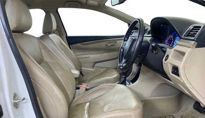 2018 Maruti Ciaz ALPHA  AT 1.5 SHVS PETROL, Petrol, Automatic, 44,267 km, Right Side Front Door Cabin