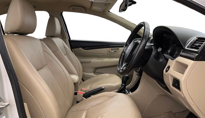 2016 Maruti Ciaz ZXI+ AT, Petrol, Automatic, 88,451 km, Right Side Front Door Cabin
