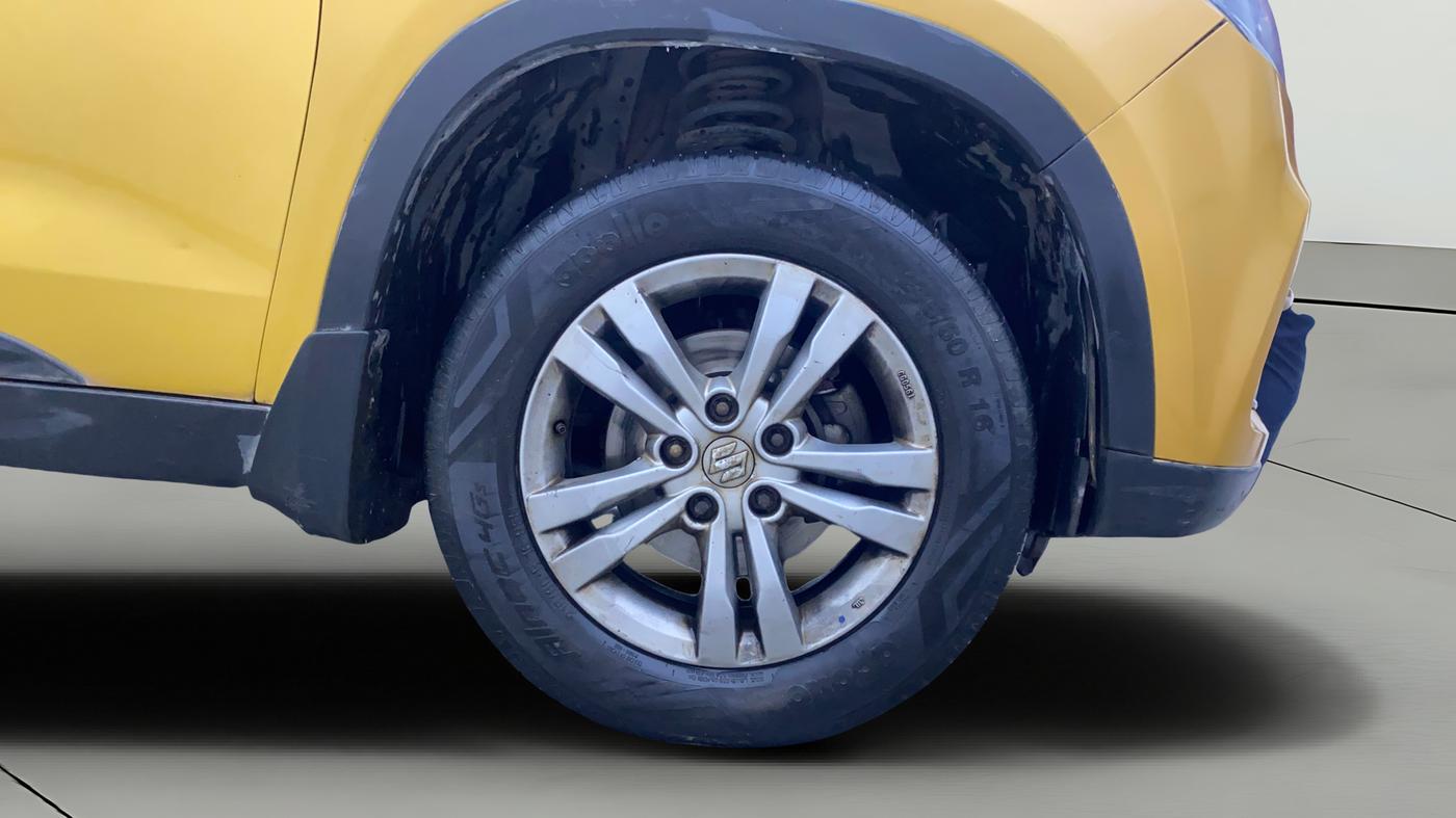 2016 Maruti Vitara Brezza ZDI PLUS, Diesel, Manual, 1,33,214 km, Right Front Wheel