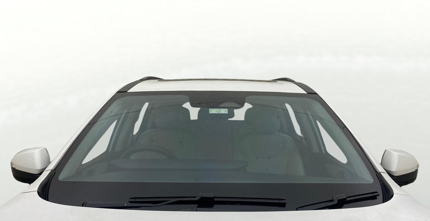 2022 Mahindra XUV700 AX 7 LUXURY D AWD AT 7 STR, Diesel, Automatic, 82,634 km, Front Windshield