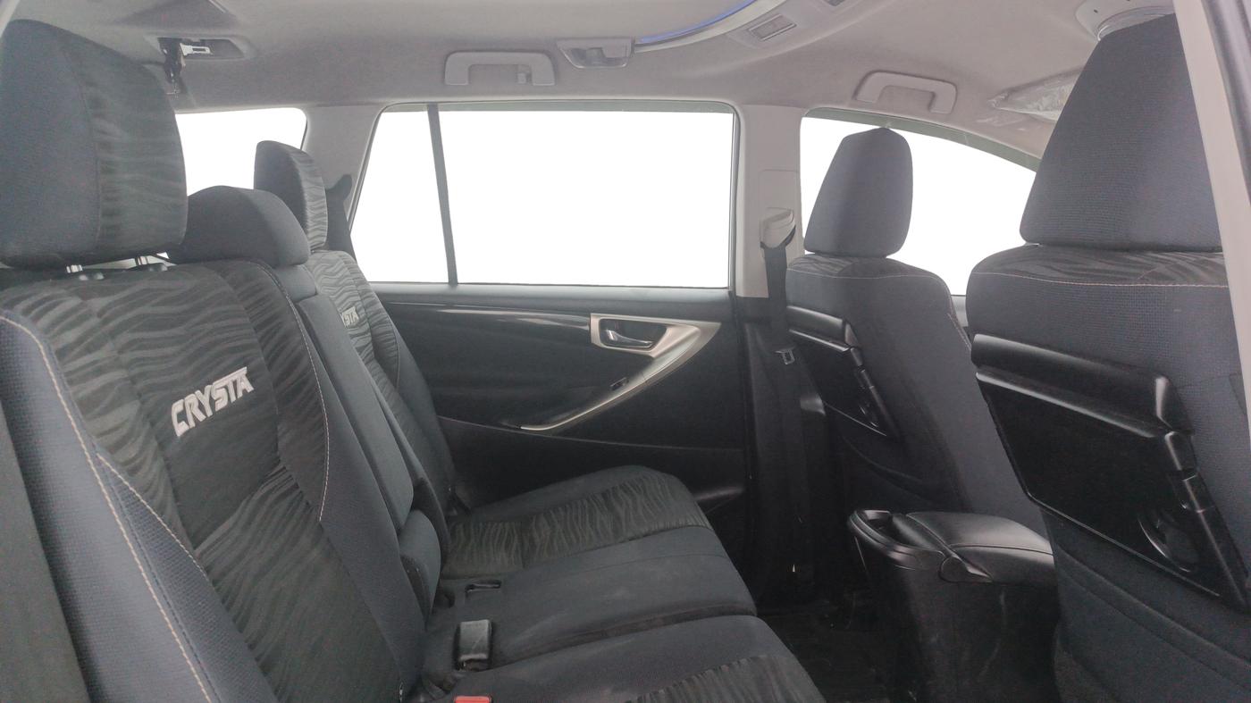 2022 Toyota Innova Crysta 2.4 VX 8 STR, Diesel, Manual, 28,485 km, Right Side Rear Door Cabin