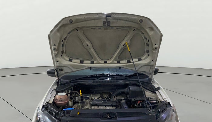 2015 Volkswagen Polo HIGHLINE1.2L, Petrol, Manual, 94,289 km, Open Bonet