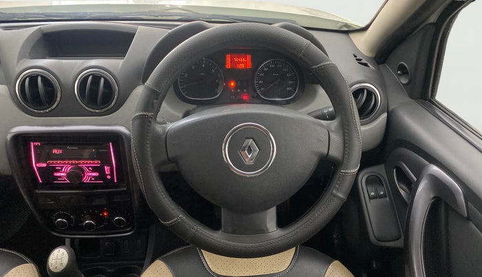 2014 Renault Duster 85 PS RXE DIESEL, Diesel, Manual, 75,390 km, Steering Wheel Close Up