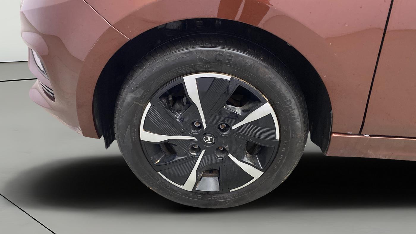 2025 Tata Tiago XZA, Petrol, Automatic, 13,183 km, Left Front Wheel