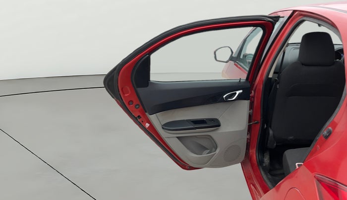 2018 Tata Tiago XZA PETROL, CNG, Automatic, 34,227 km, LHS Rear Door