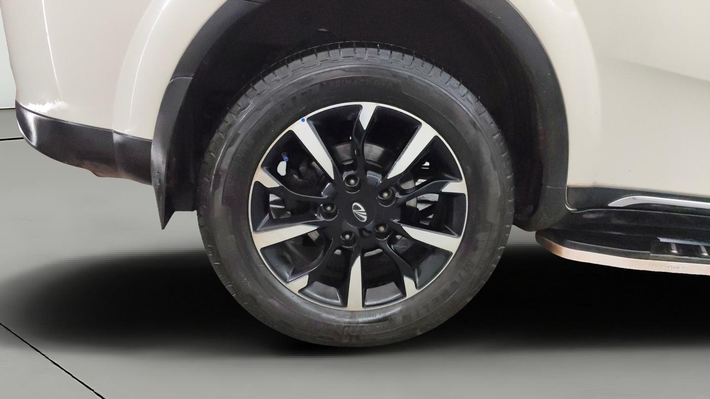 2021 Mahindra XUV500 W11 AT, Diesel, Automatic, 64,516 km, Right Rear Wheel