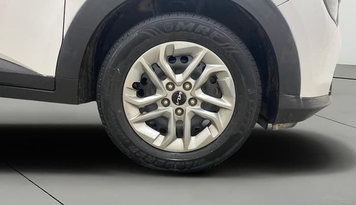 2022 KIA CARENS PRESTIGE 1.4 PETROL 7 STR, Petrol, Manual, 58,513 km, Right Front Wheel