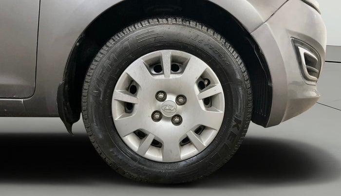 2013 Hyundai i20 MAGNA (O) 1.2, Petrol, Manual, 49,620 km, Right Front Wheel