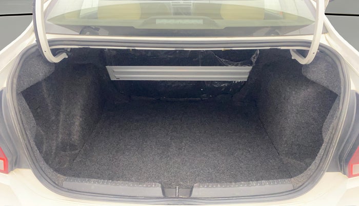 2018 Volkswagen Vento HIGHLINE 1.6 MPI, Petrol, Manual, 50,960 km, Boot Open Zoomed View