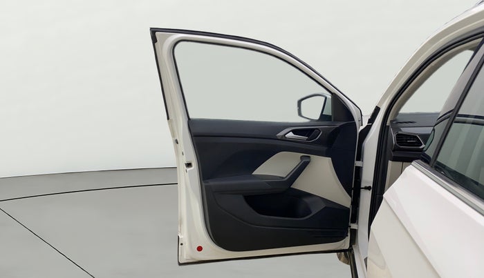 2025 Volkswagen TAIGUN TOPLINE 1.0 TSI AT, Petrol, Automatic, 5,074 km, LHS Front Door