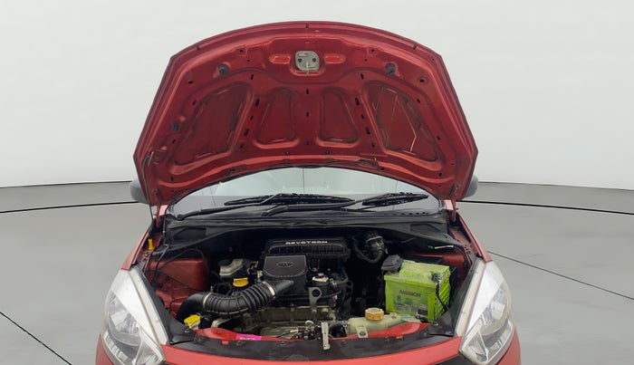 2017 Tata Tiago XM PETROL, Petrol, Manual, 1,04,640 km, Open Bonet