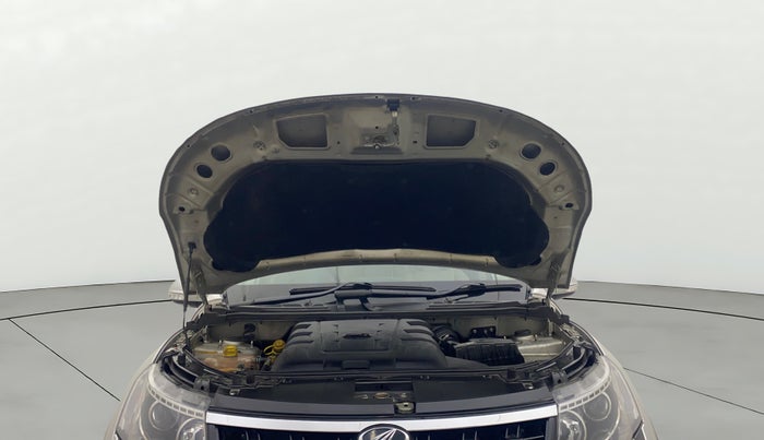 2020 Mahindra XUV500 W9, Diesel, Manual, 95,540 km, Open Bonet