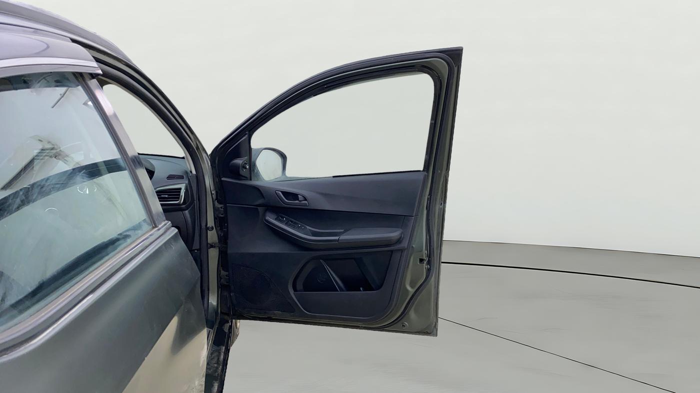 2021 Tata TIAGO NRG XZ MT, CNG, Manual, 45,857 km, RHS Front Door