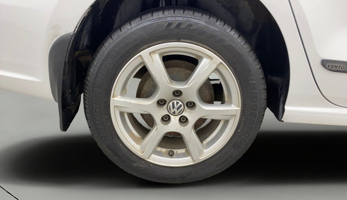 2013 Volkswagen Vento HIGHLINE 1.6 MPI, Petrol, Manual, 69,541 km, Right Rear Wheel