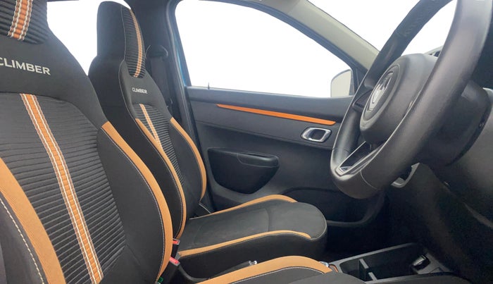 2019 Renault Kwid CLIMBER 1.0 AMT (O), Petrol, Automatic, 36,928 km, Right Side Front Door Cabin
