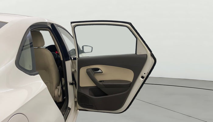 2012 Volkswagen Vento HIGHLINE 1.6 MPI, Petrol, Manual, 1,07,051 km, RHS Rear Door