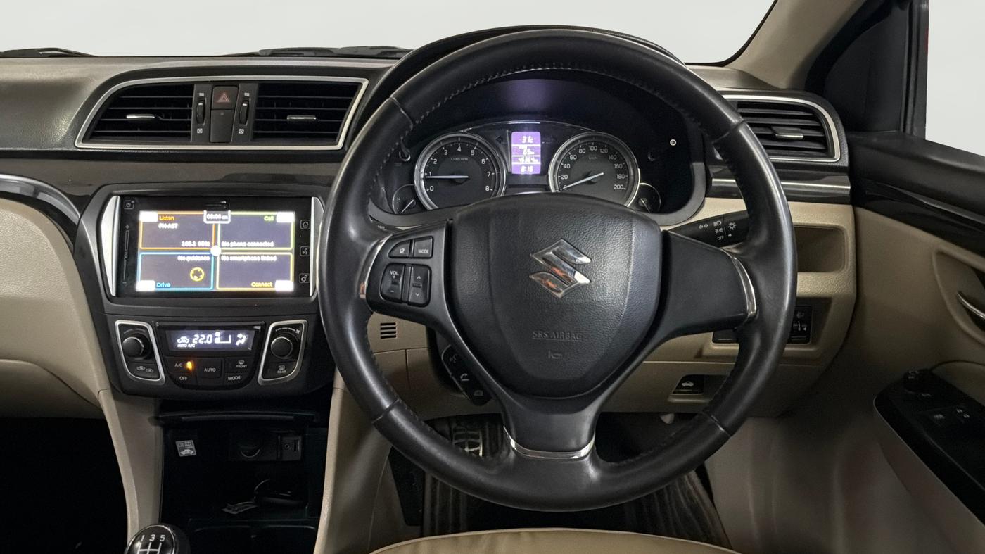2017 Maruti Ciaz ALPHA 1.4 PETROL, Petrol, Manual, 46,349 km, Steering Wheel Close Up