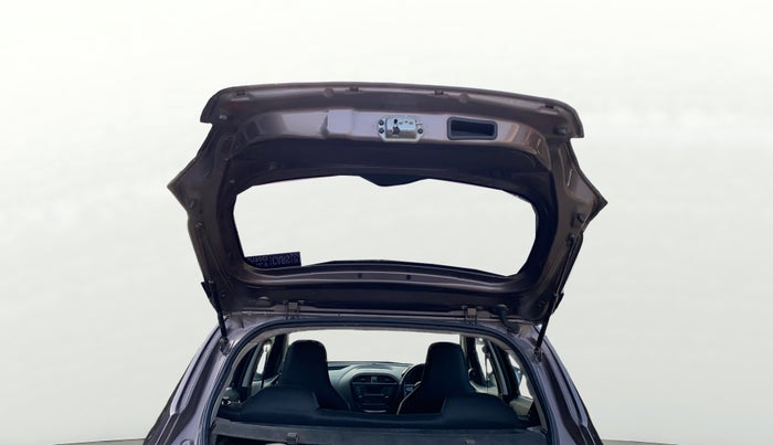 2017 Tata Tiago XT PETROL, Petrol, Manual, 1,36,388 km, Boot Door Open