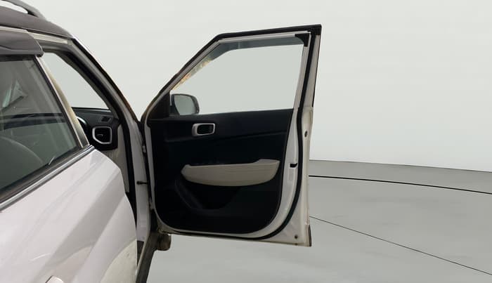 2023 Hyundai VENUE S(O) 1.2, Petrol, Manual, 19,732 km, RHS Front Door