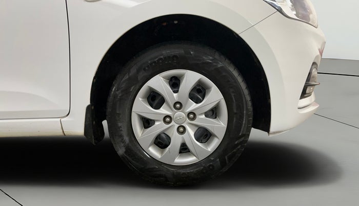 2020 Hyundai Elite i20 MAGNA PLUS 1.2, Petrol, Manual, 28,357 km, Right Front Wheel