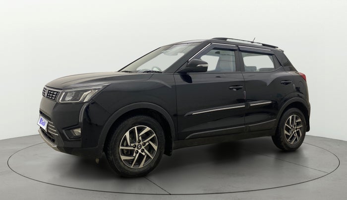 2022 Mahindra XUV300 W8 (O) 1.2 PETROL, Petrol, Manual, 47,398 km, Left Front Diagonal