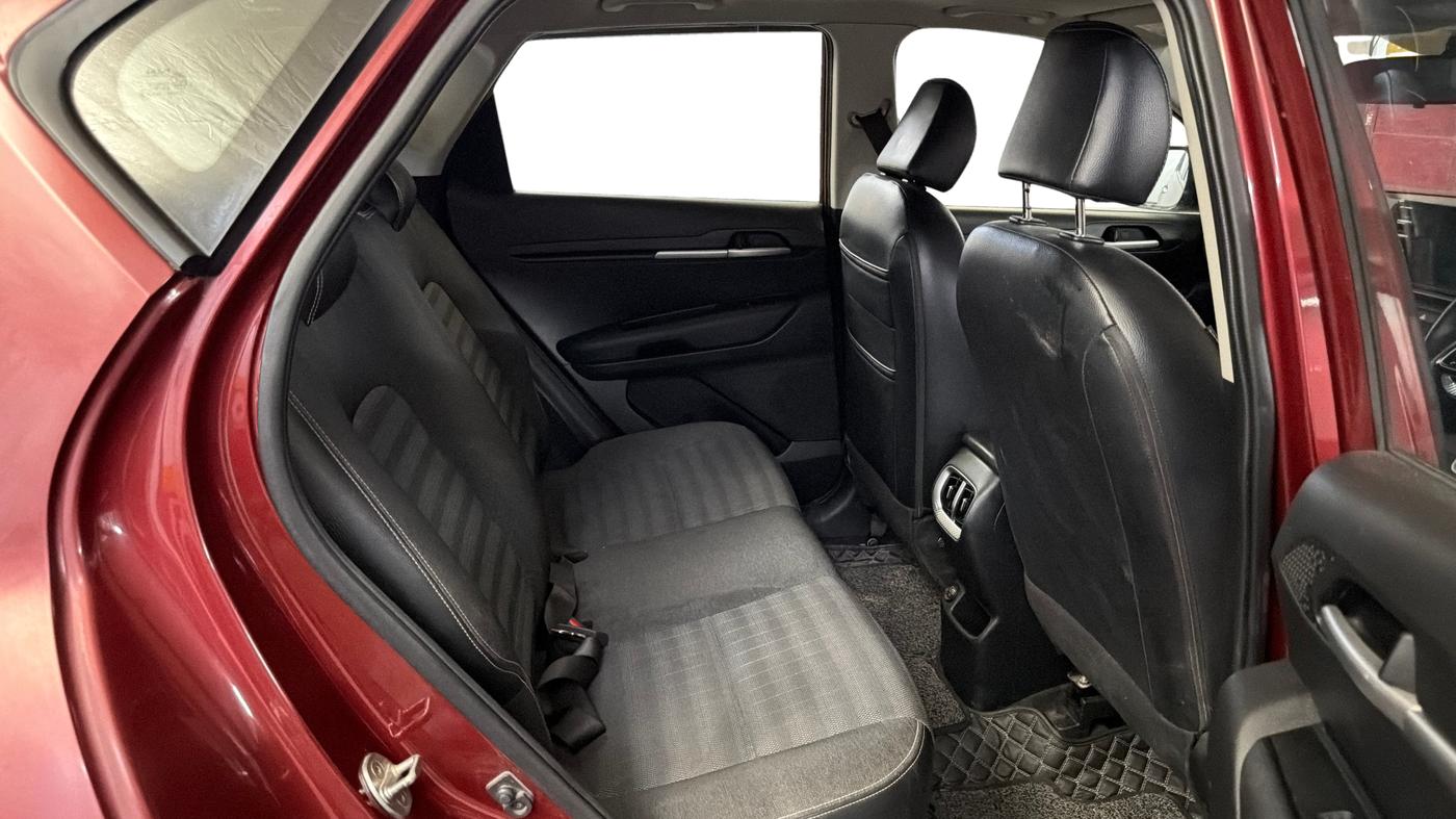 2022 KIA SONET HTK PLUS 1.0 IMT, Petrol, Manual, 80,970 km, Right Side Rear Door Cabin