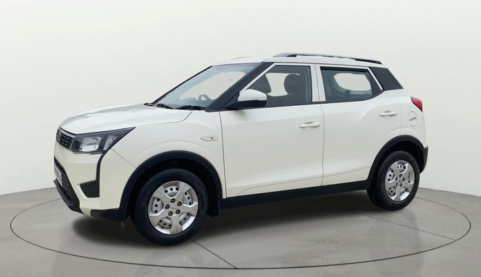 2021 Mahindra XUV300 W4 1.2 PETROL, Petrol, Manual, 26,985 km, Left Front Diagonal