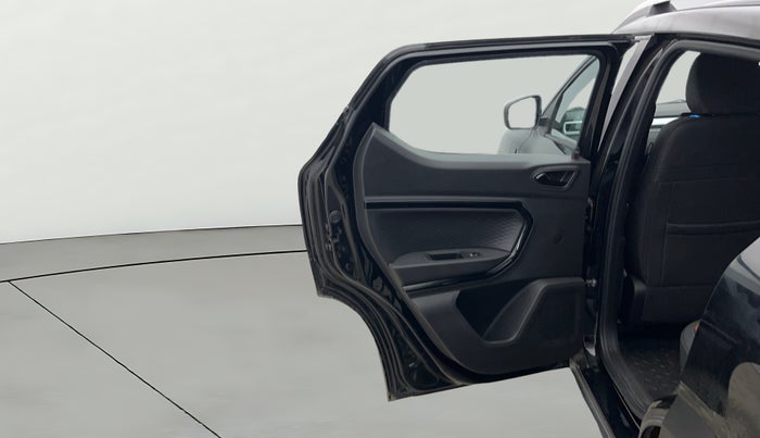 2024 Renault Kiger RXT (O) AMT, Petrol, Automatic, 8,350 km, LHS Rear Door