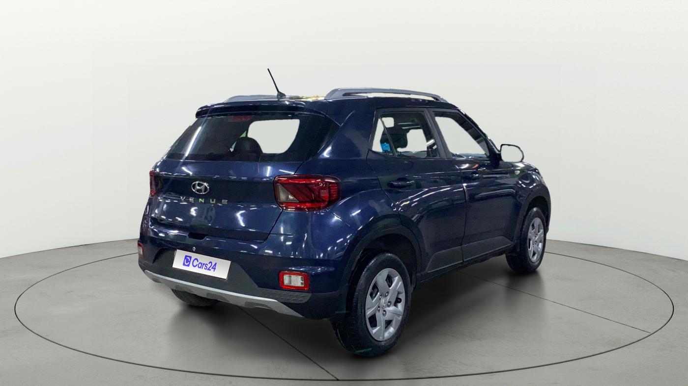 2022 Hyundai VENUE S 1.2, Petrol, Manual, 74,132 km, Right Back Diagonal