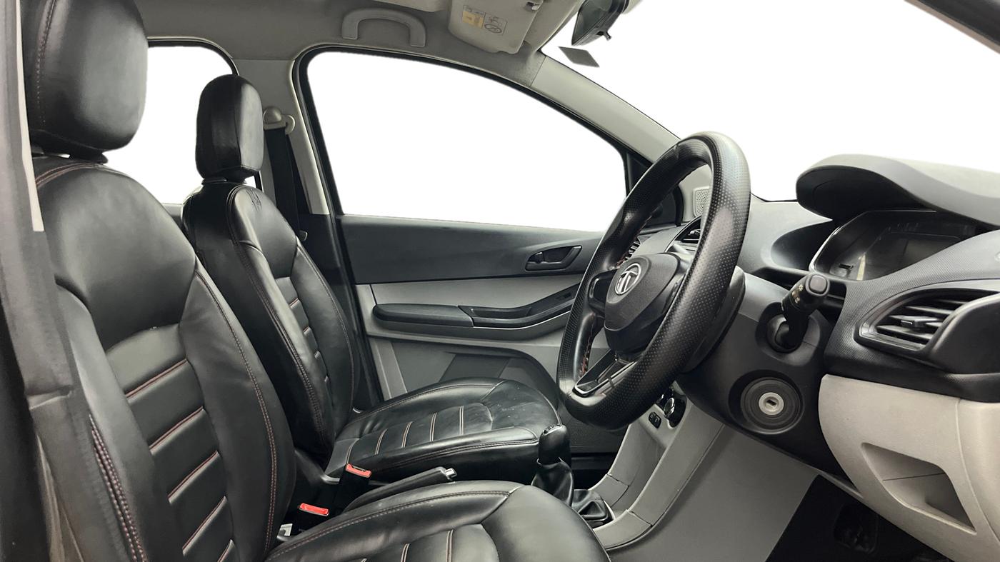 2023 Tata Tiago XM CNG, CNG, Manual, 48,700 km, Right Side Front Door Cabin