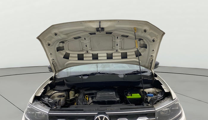 2022 Volkswagen TAIGUN TOPLINE 1.0 TSI MT, Petrol, Manual, 1,36,897 km, Open Bonet