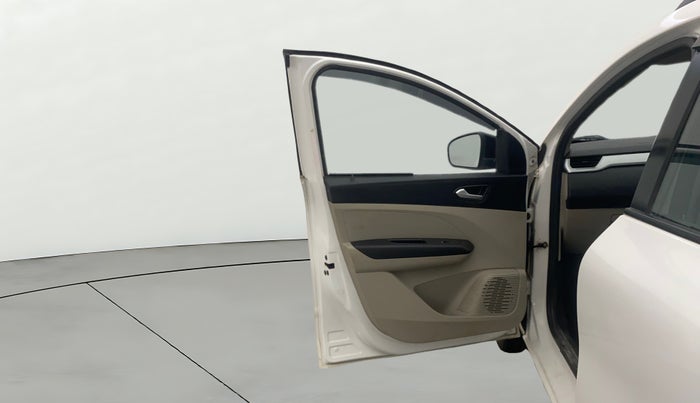 2022 Renault TRIBER RXZ AMT, Petrol, Automatic, 41,145 km, LHS Front Door