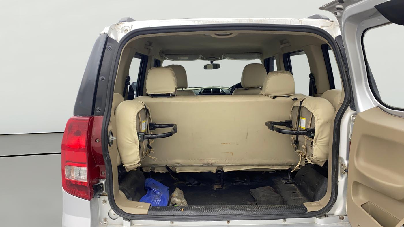 2019 Mahindra TUV300 T10, Diesel, Manual, 32,346 km, Boot Open Zoomed View