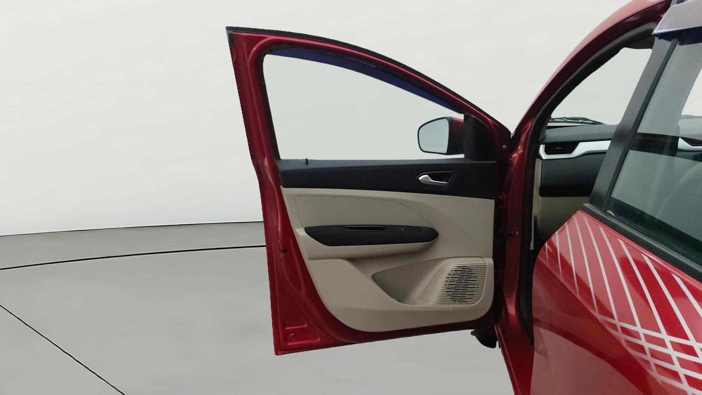 2020 Renault TRIBER RXZ, Petrol, Manual, 28,158 km, LHS Front Door