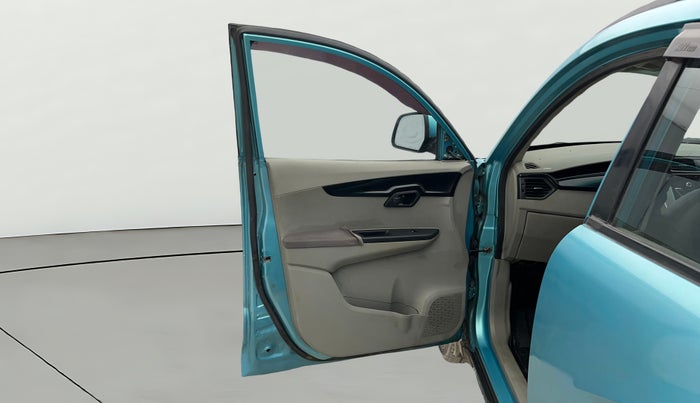 2015 Mahindra Kuv100 K8 5 STR, Petrol, Manual, 37,128 km, LHS Front Door