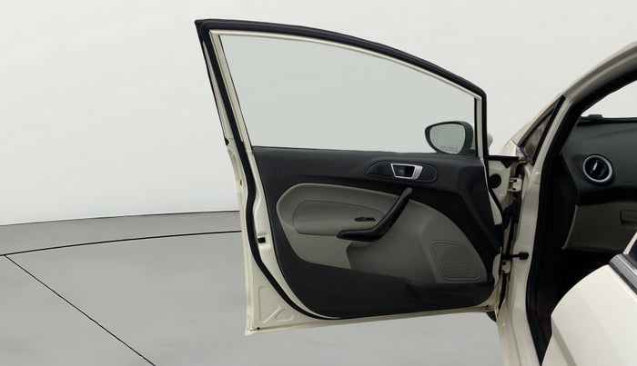 2015 Ford Fiesta TITANIUM DIESEL, Diesel, Manual, 58,007 km, LHS Front Door