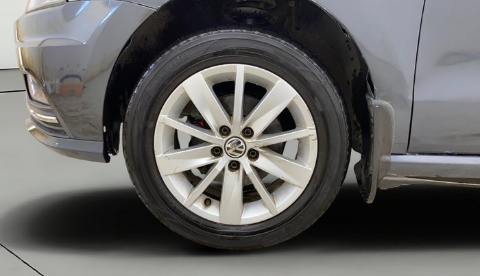 2017 Volkswagen Ameo HIGHLINE1.2L, Petrol, Manual, 1,30,371 km, Left Front Wheel