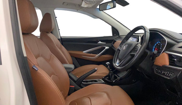 2021 MG HECTOR PLUS SHARP 2.0 DIESEL TURBO MT 6-STR, Diesel, Manual, 23,704 km, Right Side Front Door Cabin