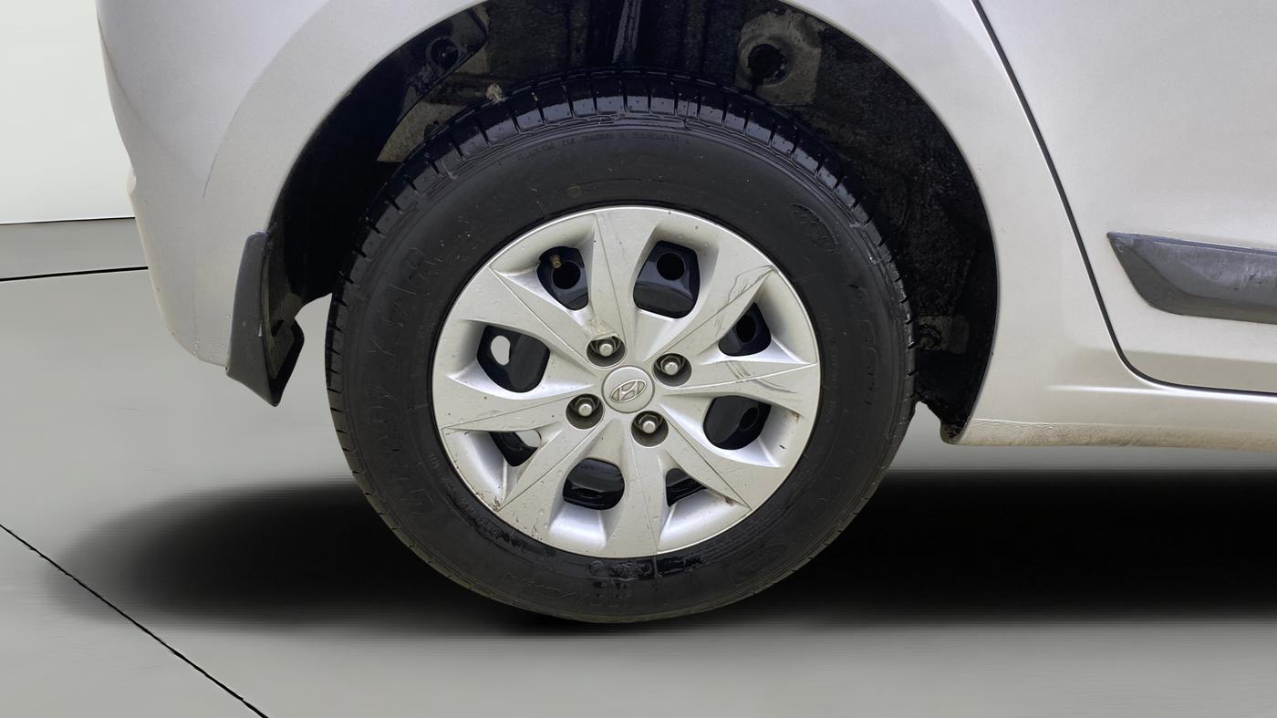 2015 Hyundai Elite i20 SPORTZ 1.2, Petrol, Manual, 50,740 km, Right Rear Wheel
