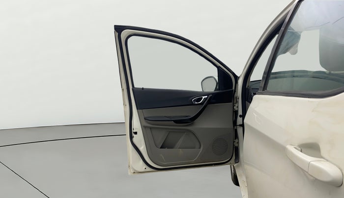 2018 Tata Tiago XZ PETROL, Petrol, Manual, 41,685 km, LHS Front Door
