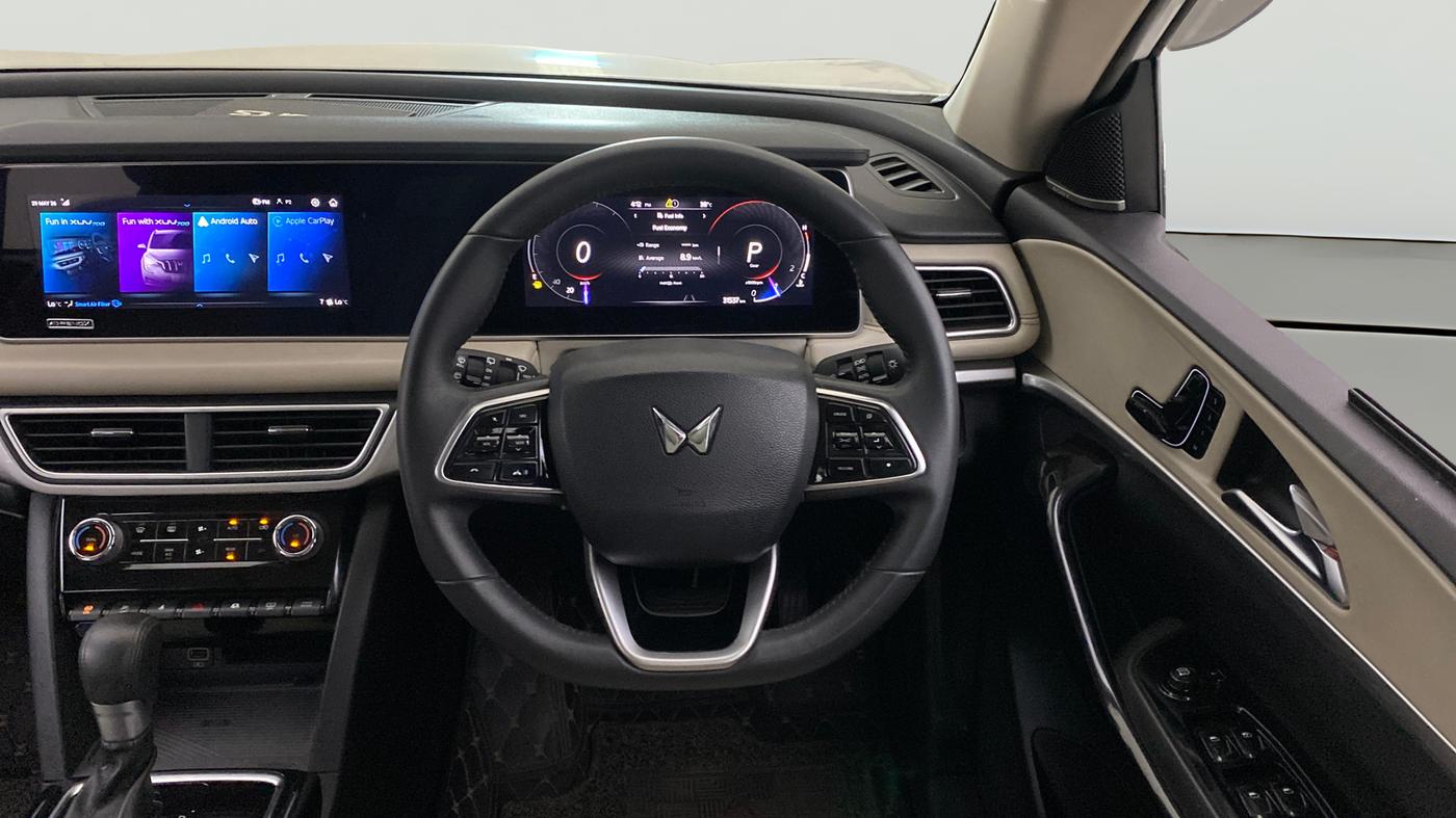 2023 Mahindra XUV700 AX 7 LUXURY D AT 7 STR, Diesel, Automatic, 31,537 km, Steering Wheel Close Up