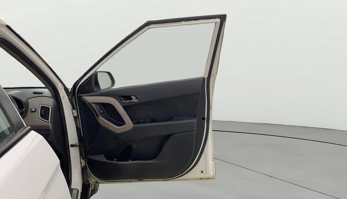 2017 Hyundai Creta SX PLUS 1.6 PETROL, CNG, Manual, 1,37,686 km, RHS Front Door