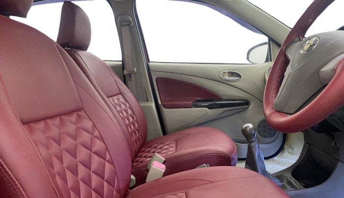 2016 Toyota Etios Liva V, Petrol, Manual, 37,689 km, Right Side Front Door Cabin