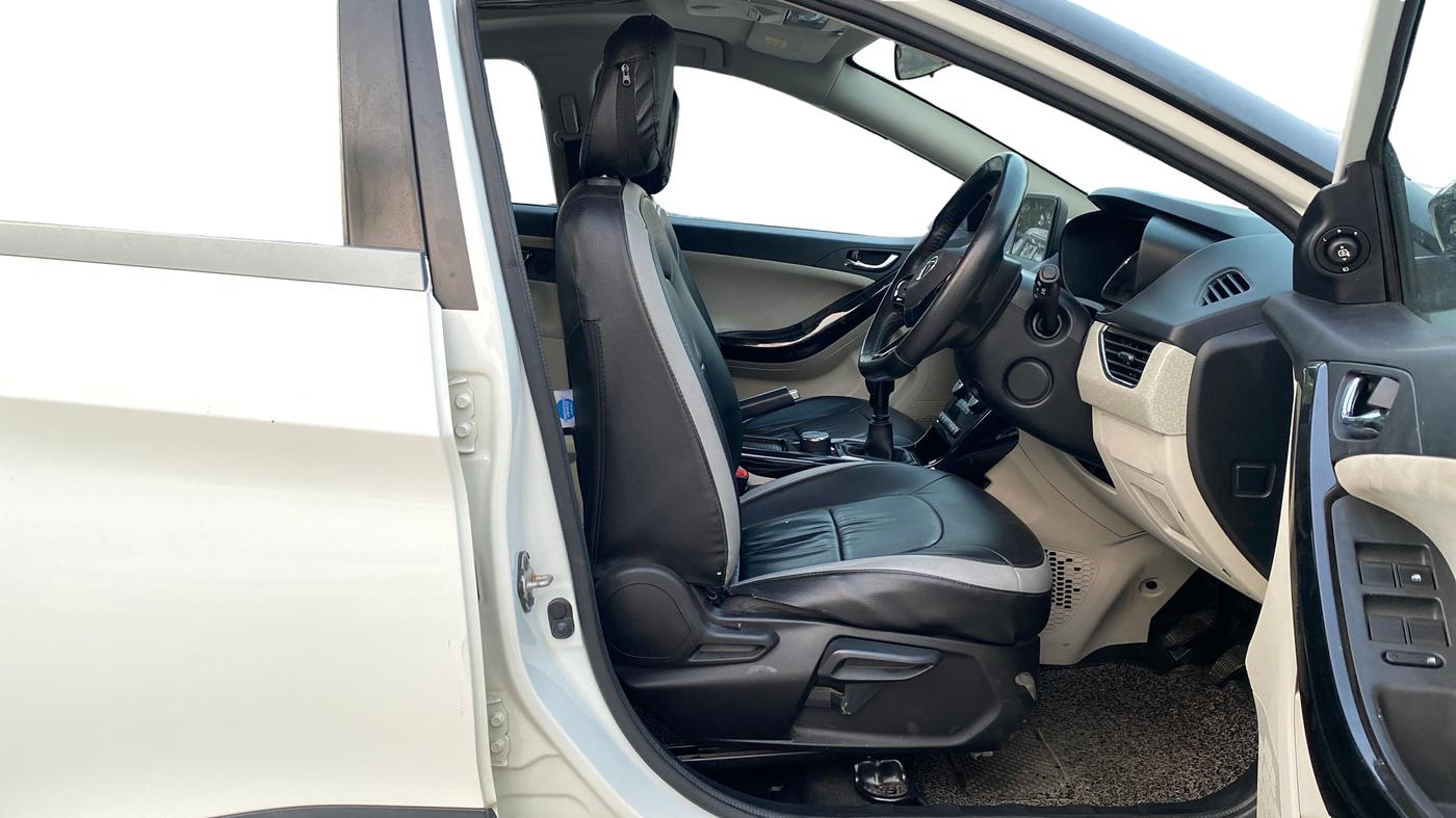 2020 Tata NEXON XZ PLUS (O) DIESEL, Diesel, Manual, 72,517 km, Right Side Front Door Cabin