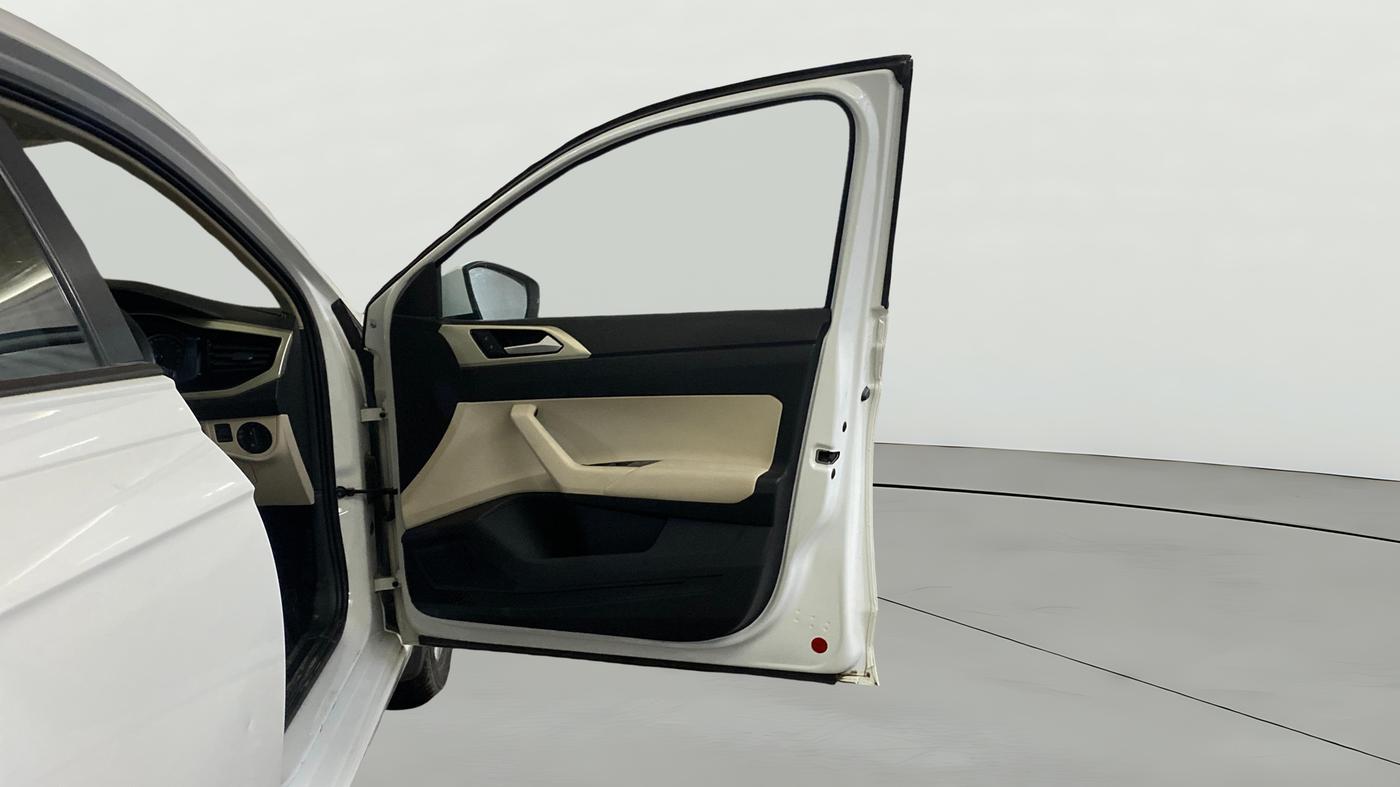 2024 Volkswagen VIRTUS HIGHLINE TSI 1.0 MT, Petrol, Manual, 6,662 km, RHS Front Door