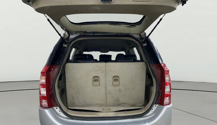2016 Mahindra XUV500 W6, Diesel, Manual, 80,290 km, Boot Open Zoomed View