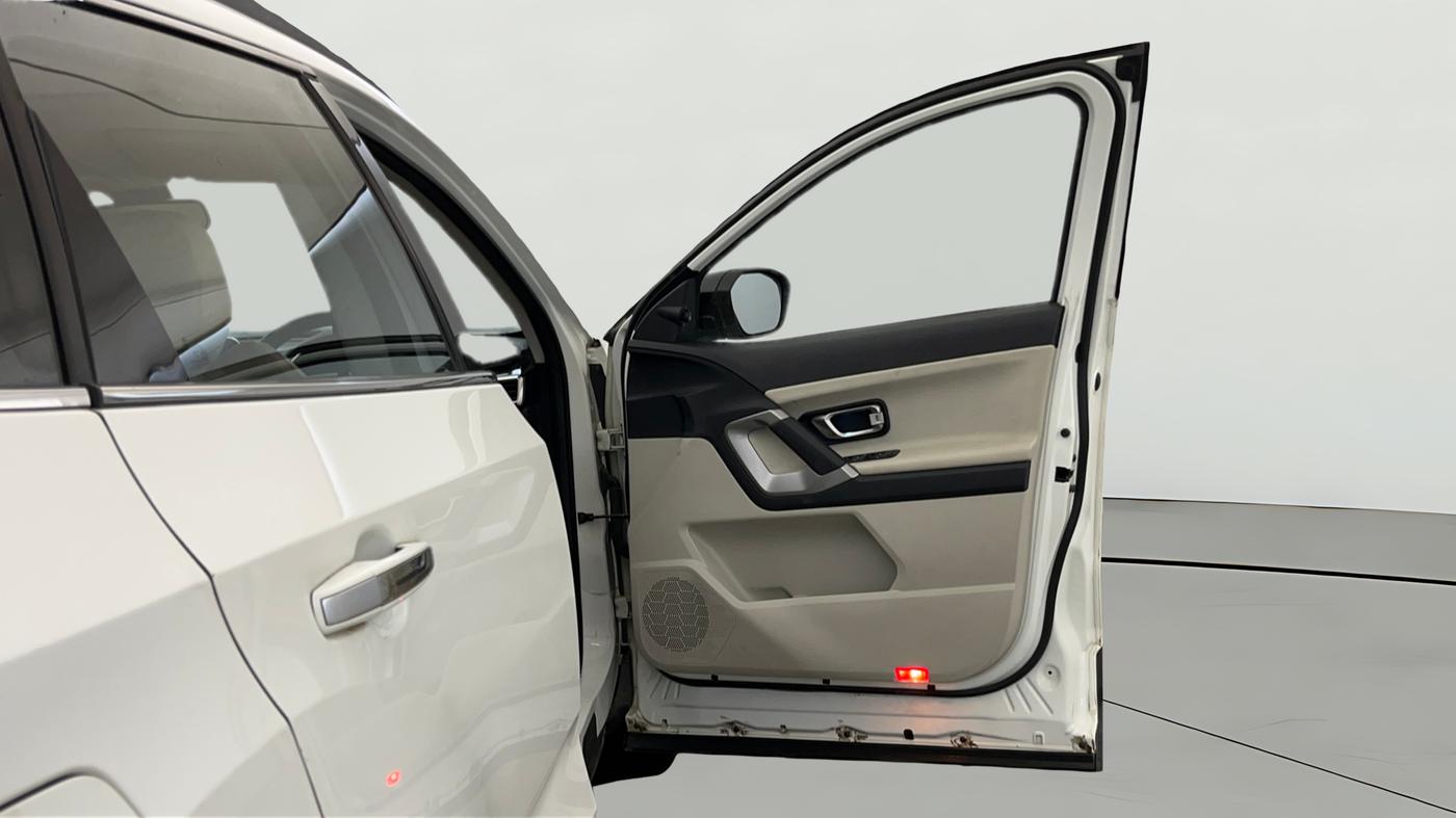 2021 Tata Safari XZA PLUS, Diesel, Automatic, 58,805 km, RHS Front Door
