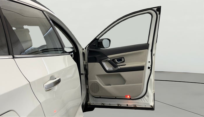 2021 Tata Safari XZA PLUS, Diesel, Automatic, 58,785 km, RHS Front Door